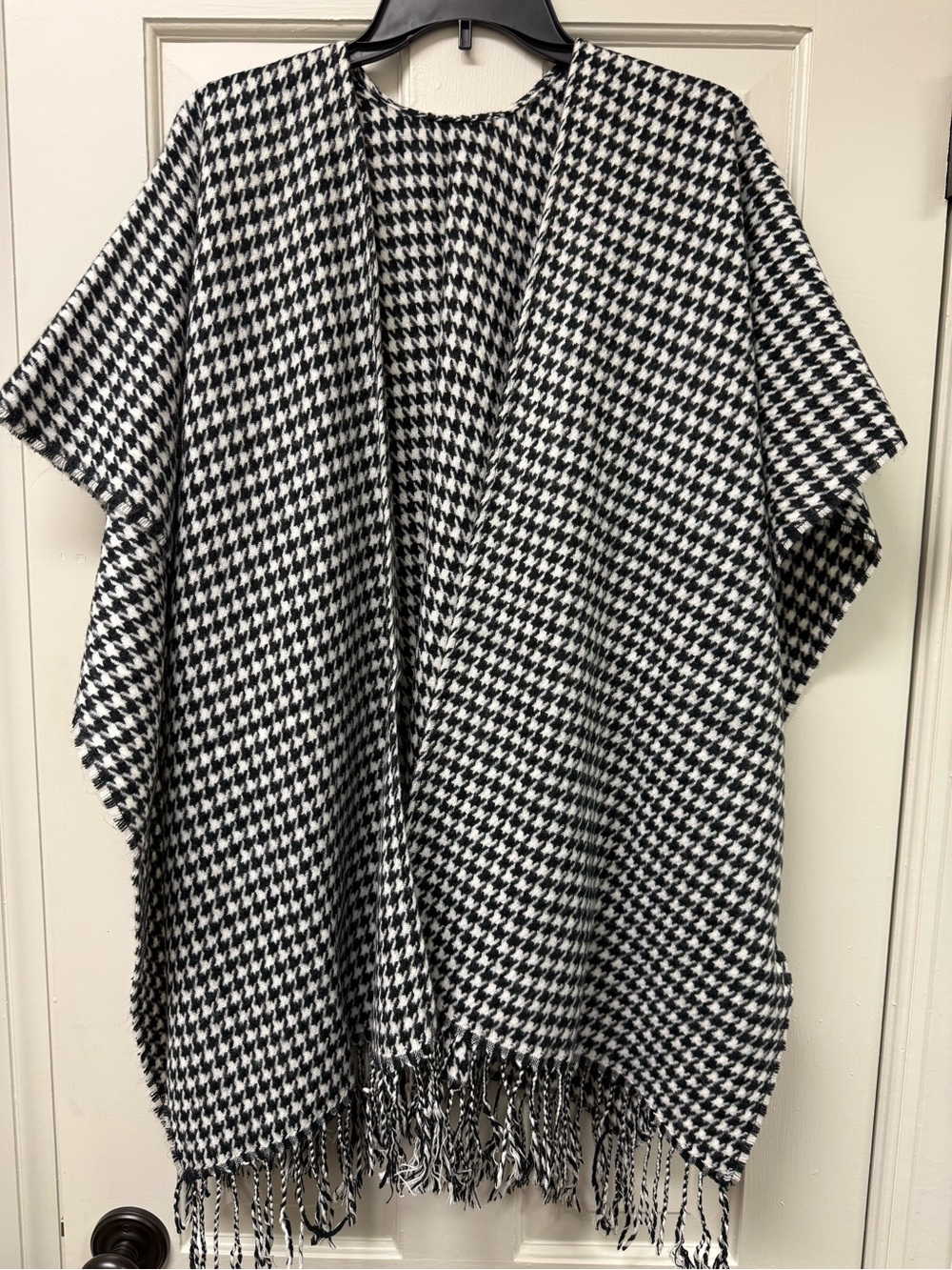 Chico's Black and White Houndstooth Fringe Poncho